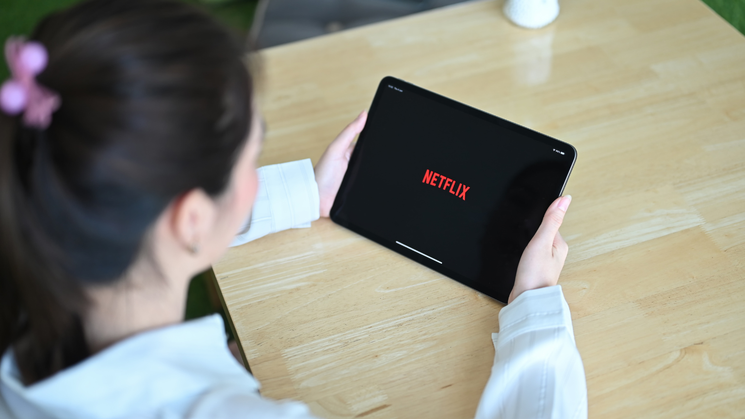 how-to-kick-someone-off-netflix-without-changing-password-a-guide-by